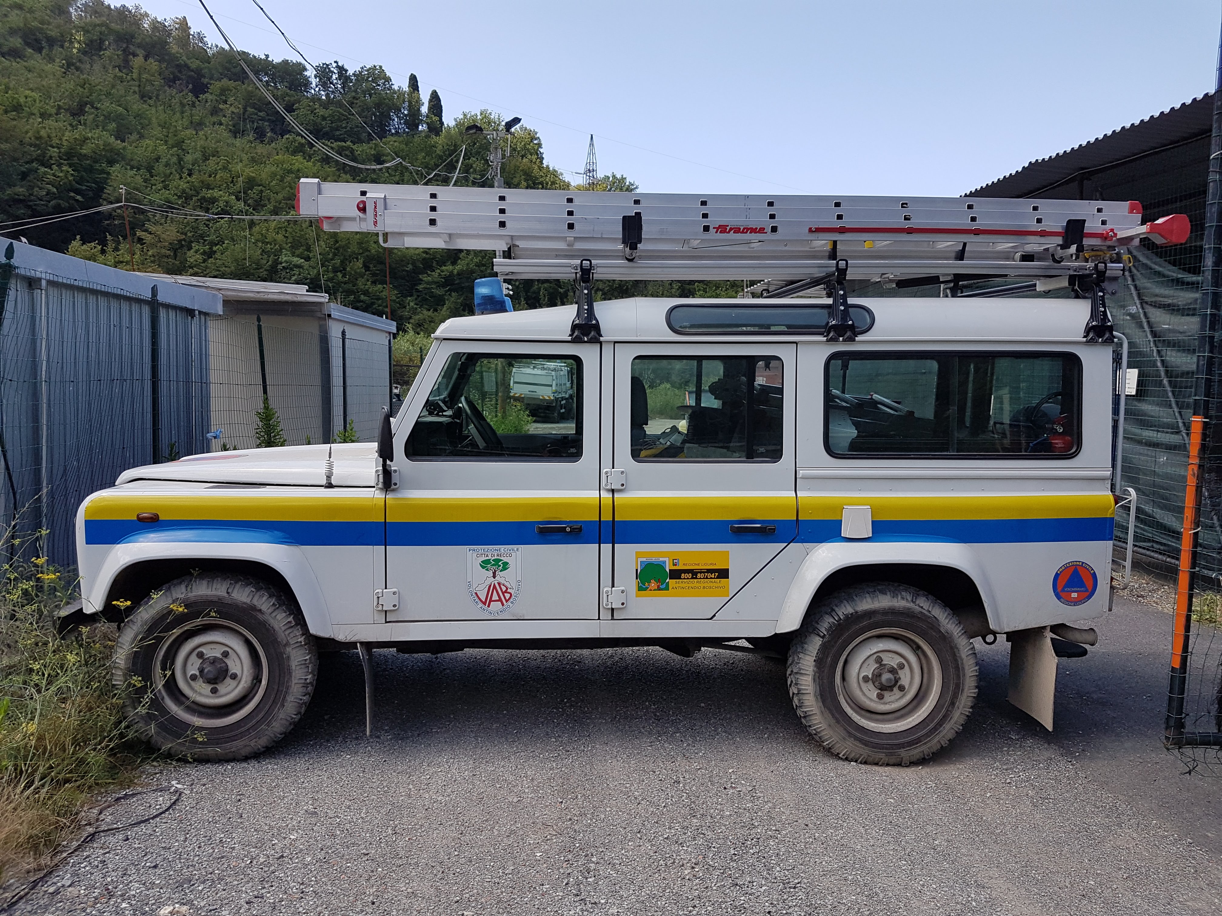 Land Rover Defender antincendio boschivo
